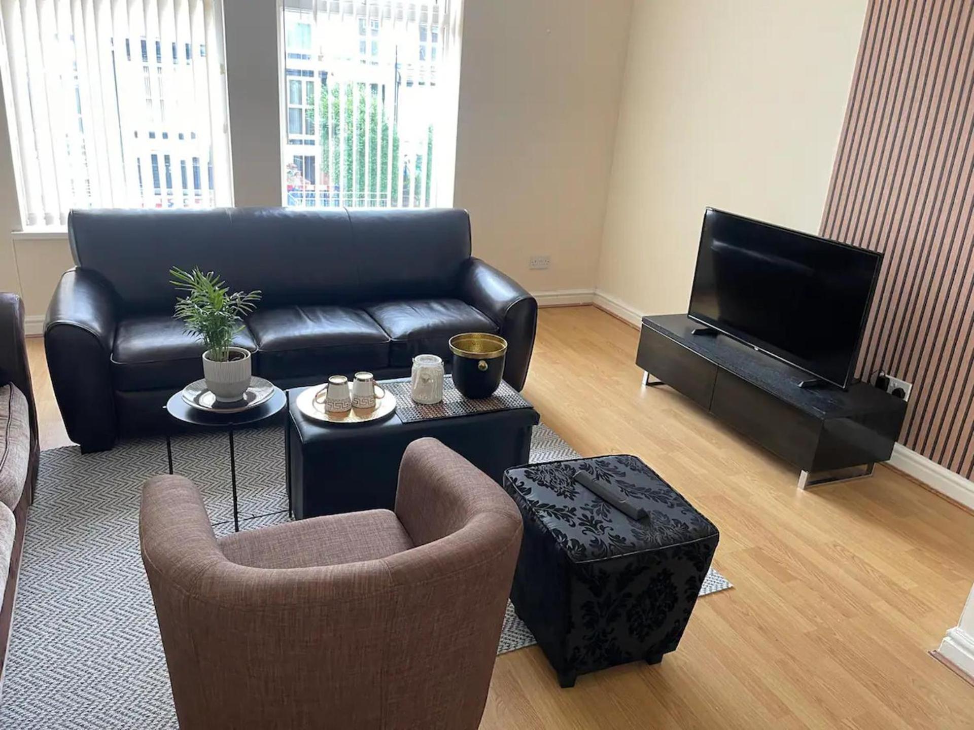 2-Bed Apartment - Sleeps 4 - Street Parking - Wifi แมนเชสเตอร์ ภายนอก รูปภาพ
