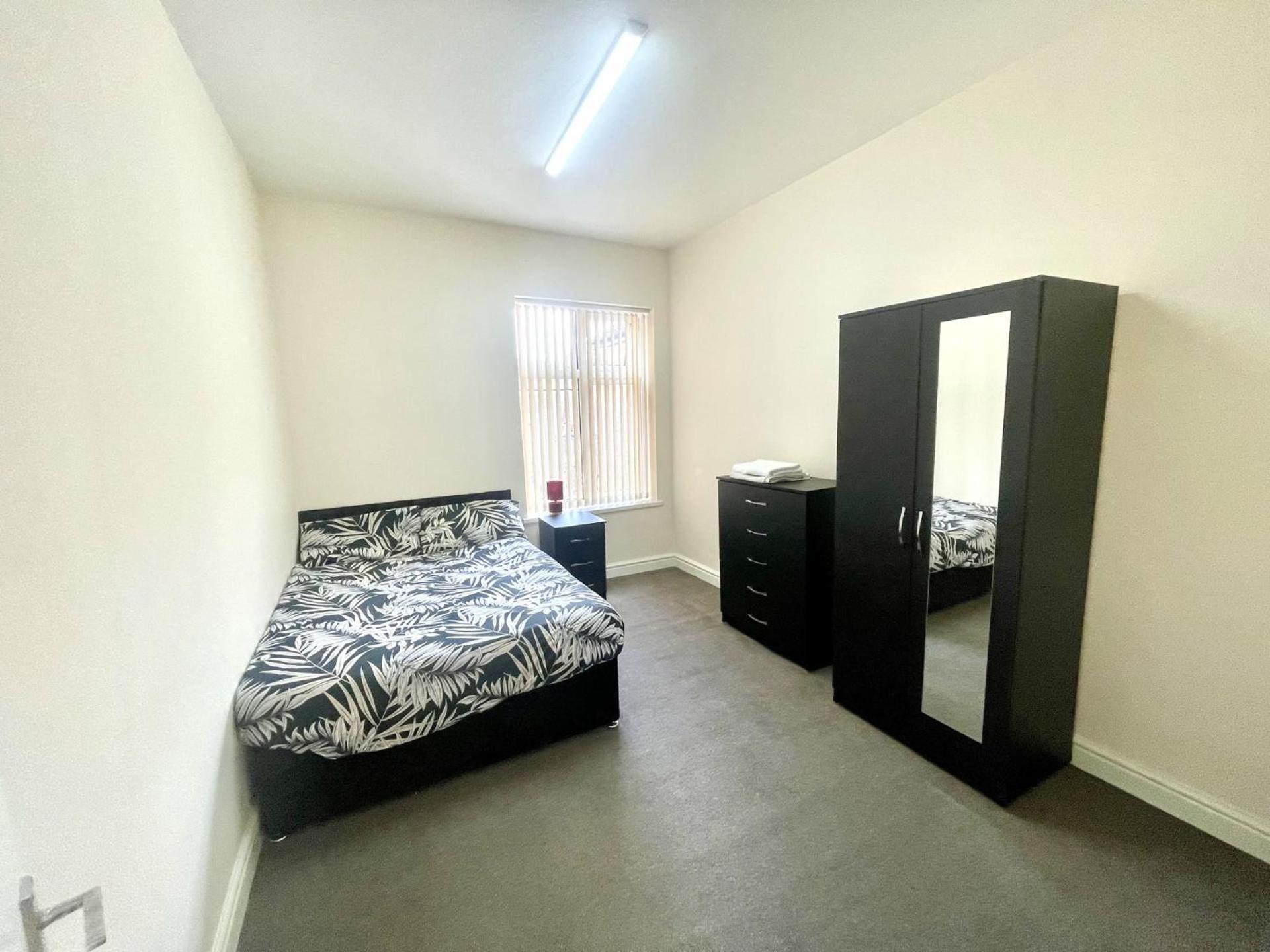 2-Bed Apartment - Sleeps 4 - Street Parking - Wifi แมนเชสเตอร์ ภายนอก รูปภาพ
