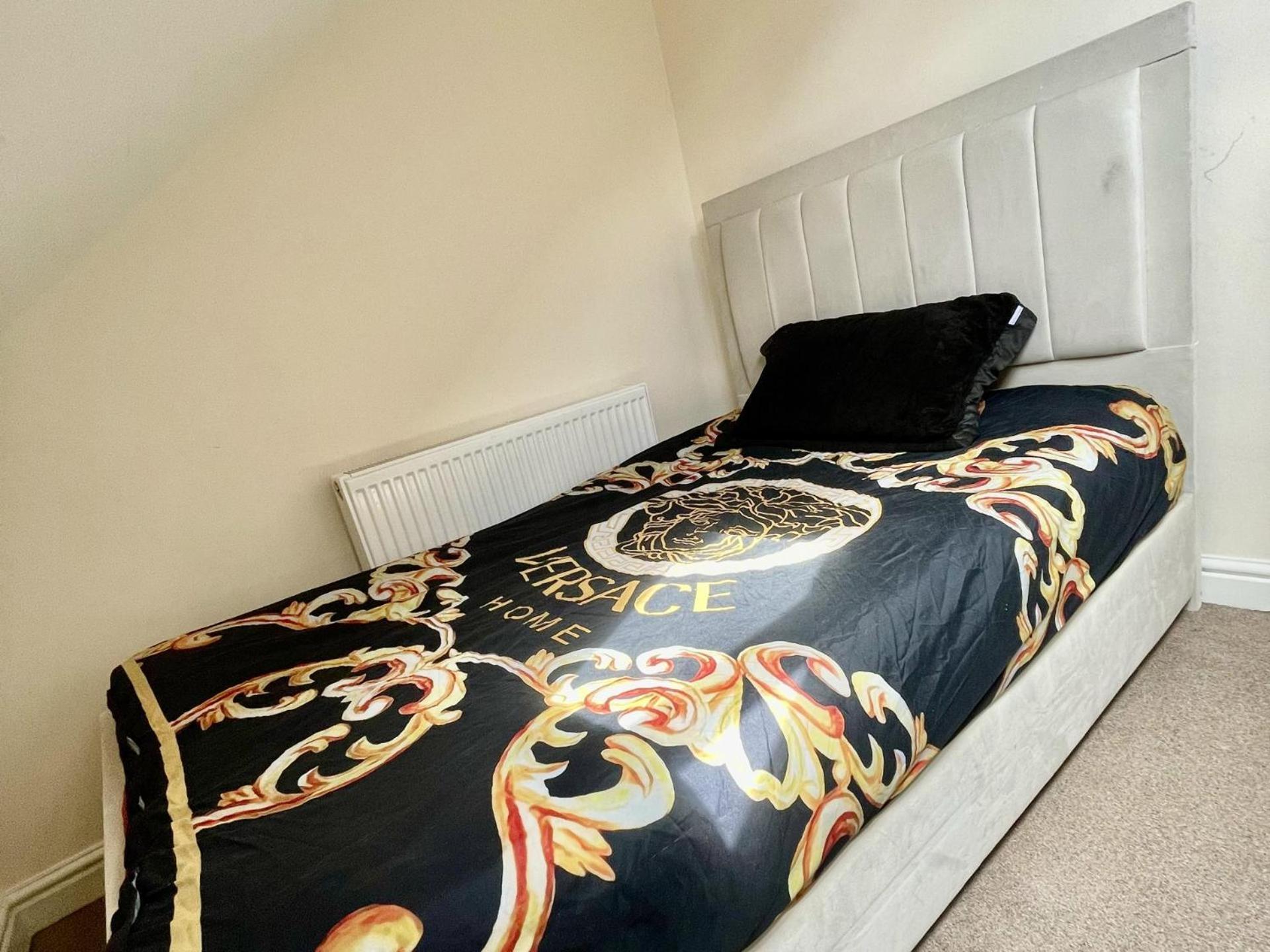 2-Bed Apartment - Sleeps 4 - Street Parking - Wifi แมนเชสเตอร์ ภายนอก รูปภาพ