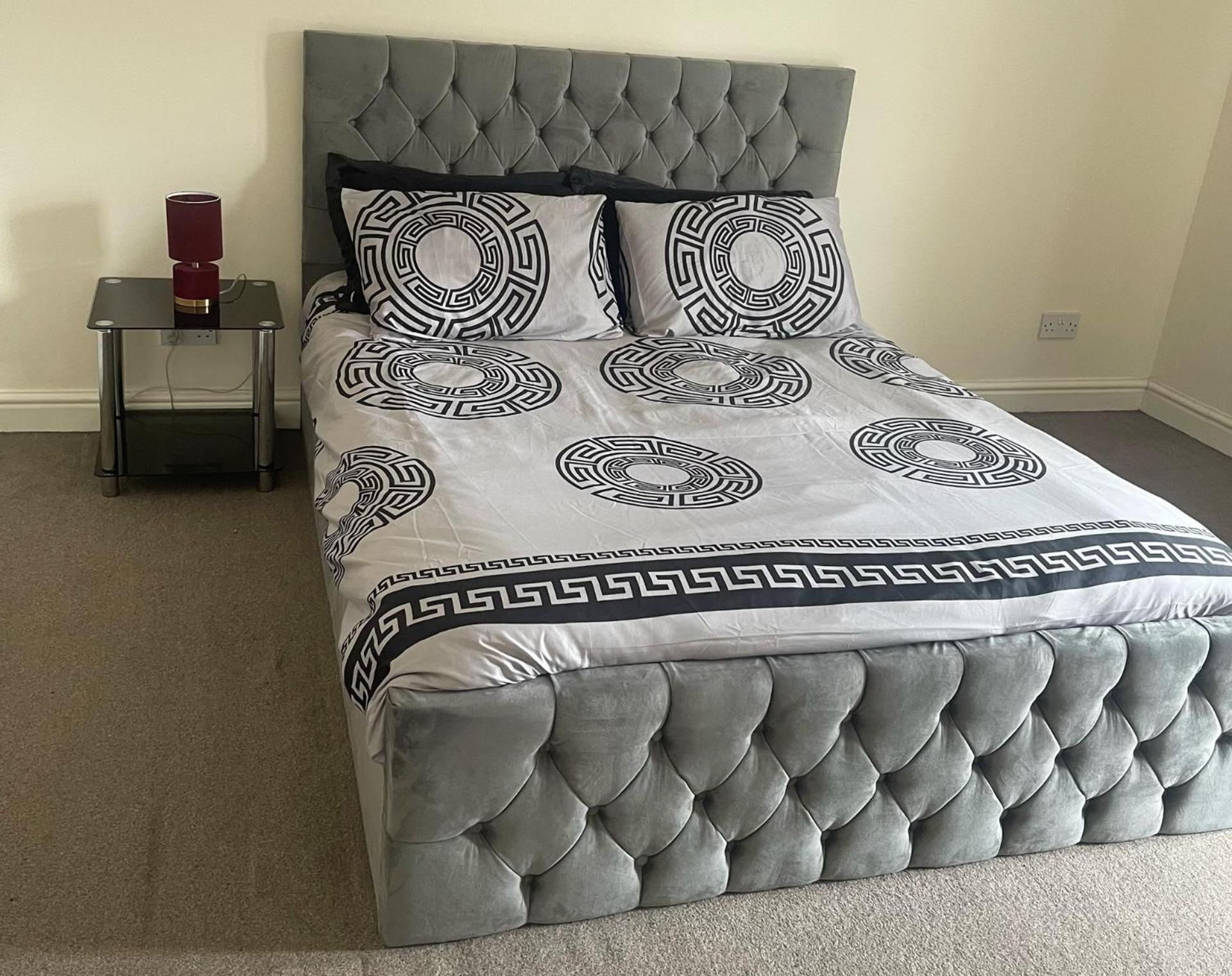 2-Bed Apartment - Sleeps 4 - Street Parking - Wifi แมนเชสเตอร์ ภายนอก รูปภาพ